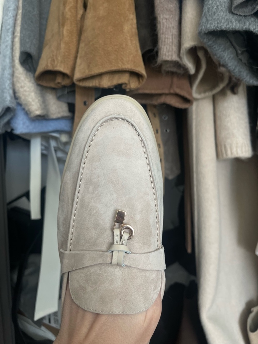 NWOB GENUINE SOFT SUEDE LOAFERS IN CRÈAM / BLUSH EUR41/ US9 - Picture 7 of 9